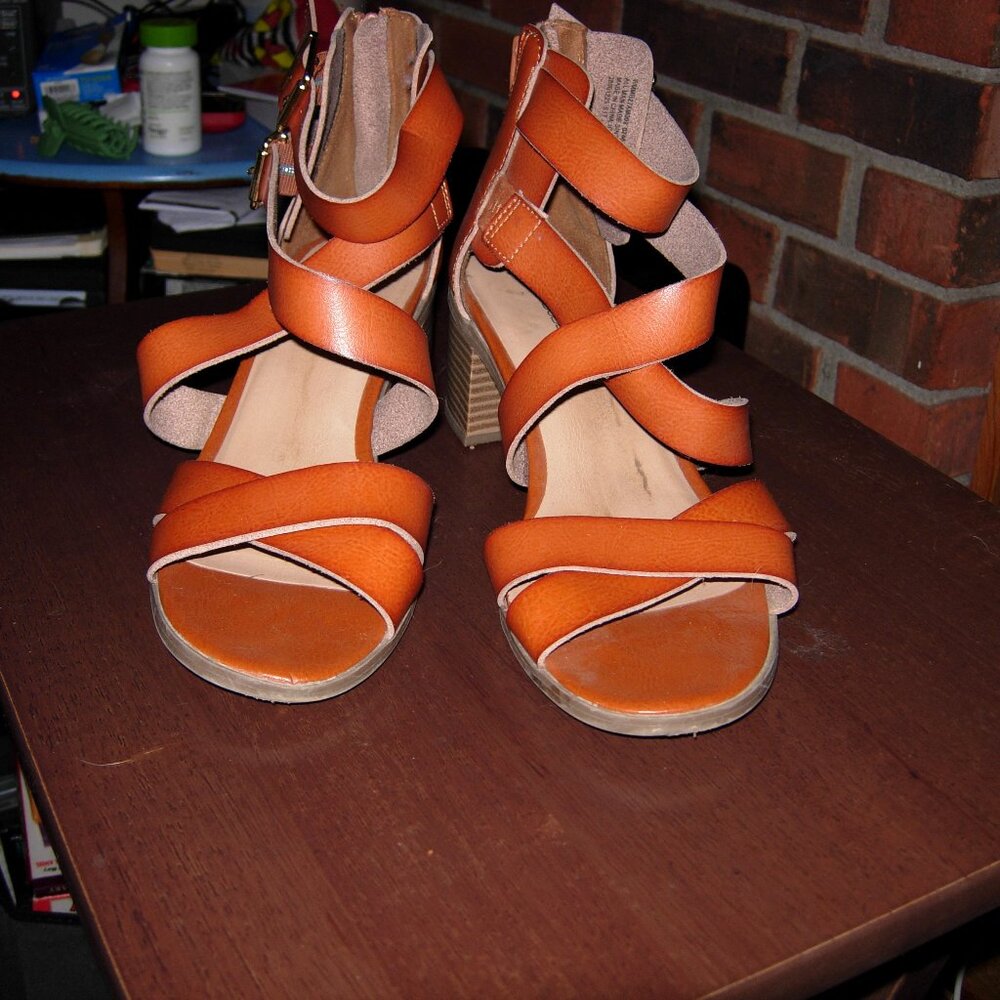 Big Buddha Strappy Zip Back Sandal 9 Cognac